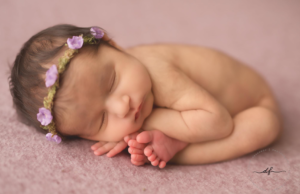 Who Captures the Most Precious Newborn Moments in Edmonton?